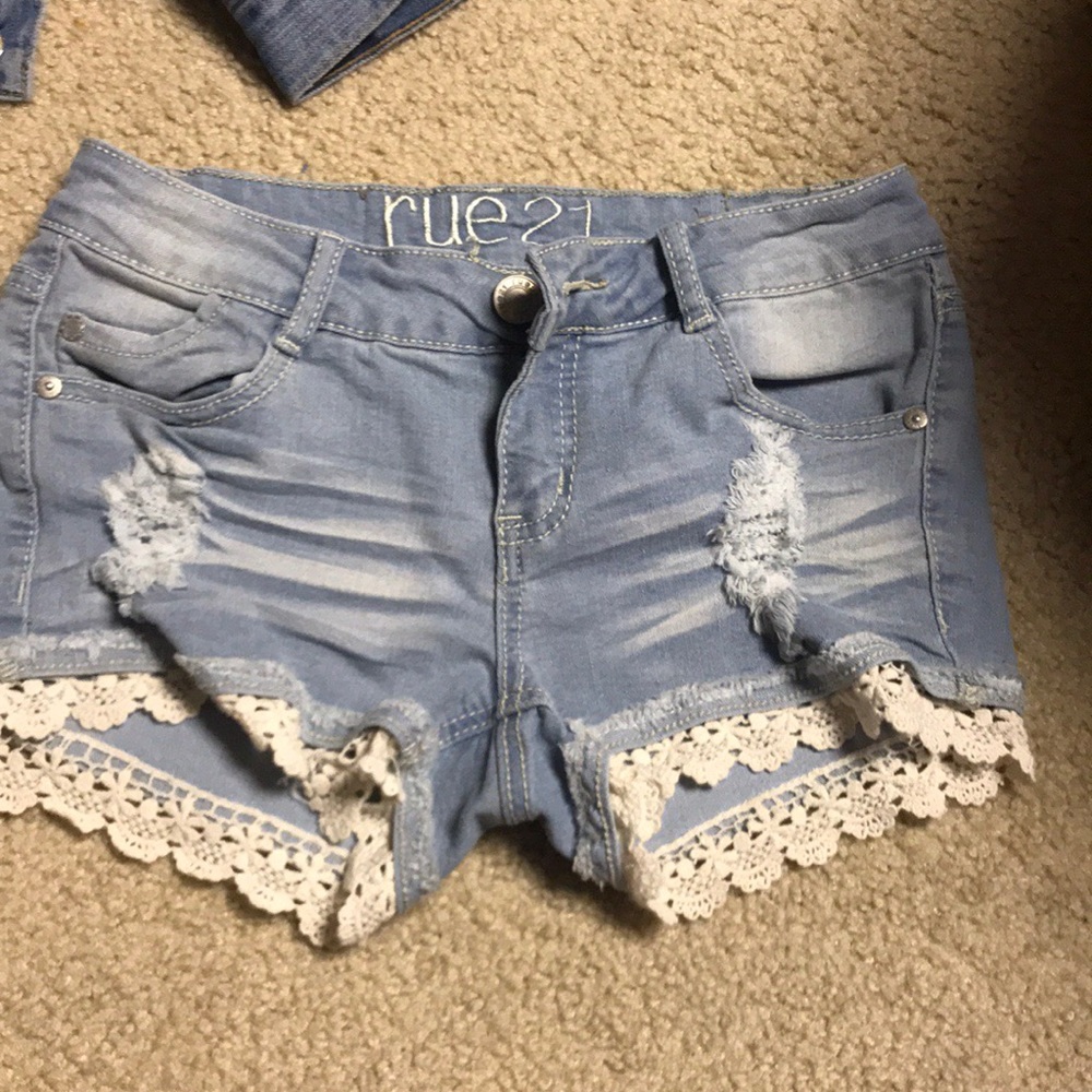 RUE 21 light wash denim jean shorts